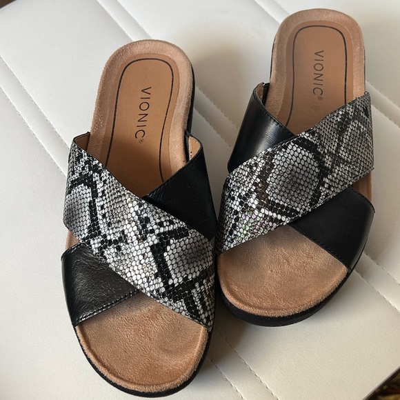 Vionic Shoes - Vionic Hayden Snake & Black Black Midi Platform Sole Sandal